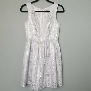 Mac + Jac White Silver Metallic Party Sleeveless V Neck Dress size medium